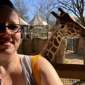 Meet your Posher, Crystal